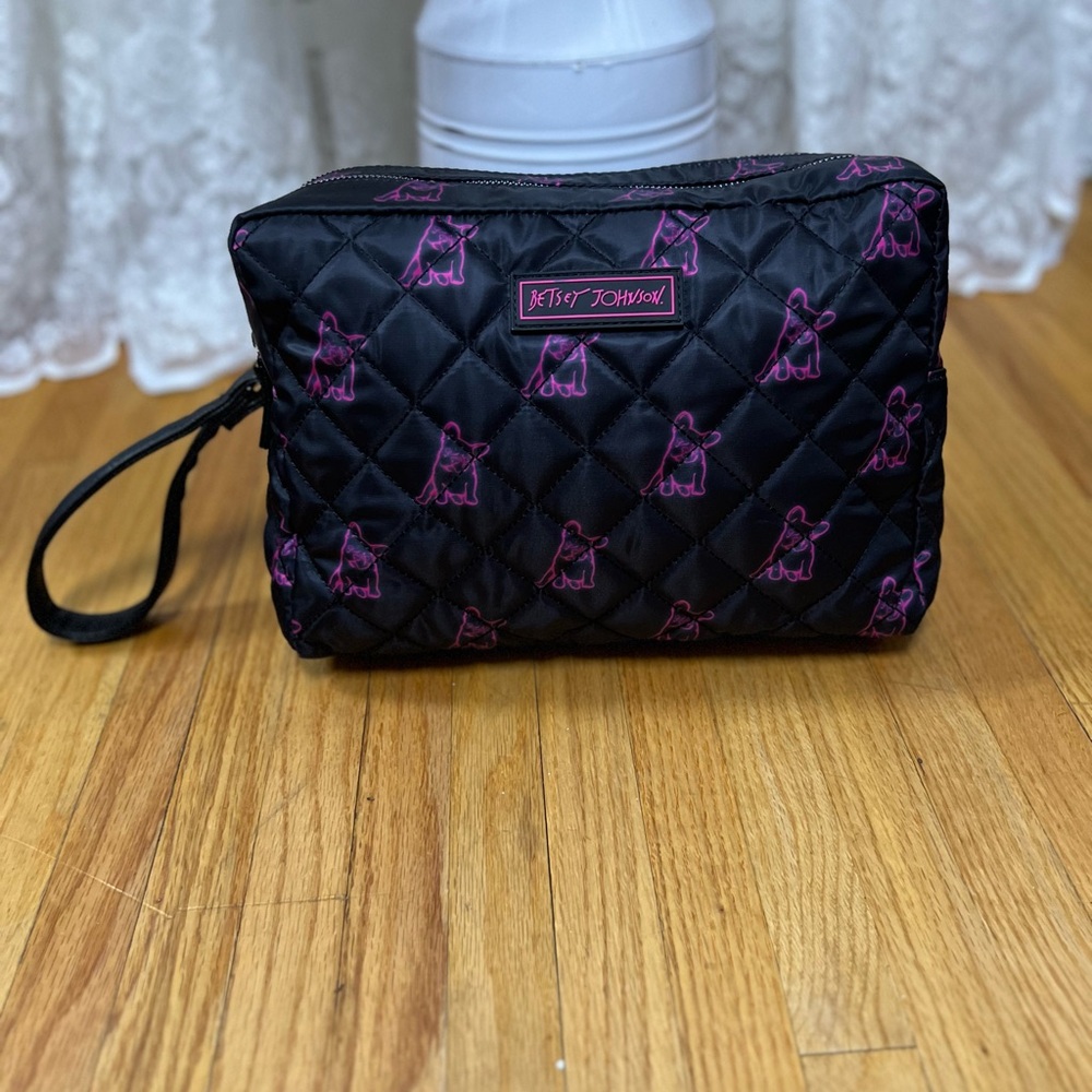 “Besty Johnson”Designer Quilted Black & Pink,Travel-Make-Up Bag NNTags Frenchie